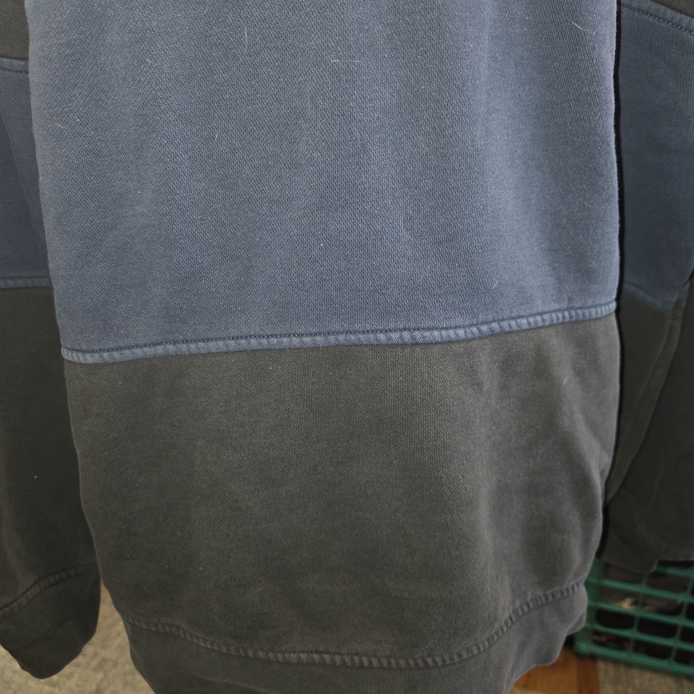 Levi's Men's Two-Tone Sweat Shirt Black and Blue - Picture 8 of 10